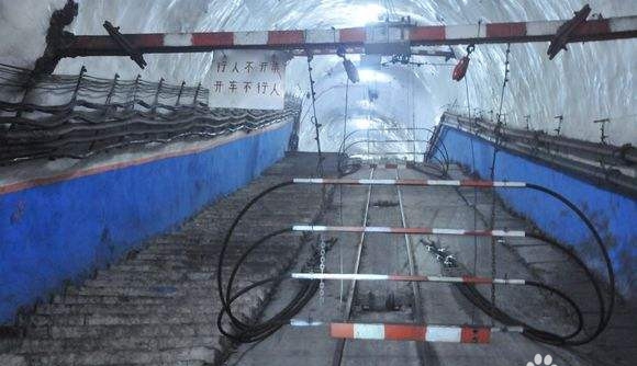 跑車防護(hù)裝置 跑車防護(hù)裝置